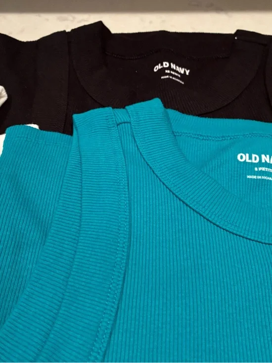 Old Navy Petite Ribbed Cropped Tank Tops - Set of 10 (2 of each color) - Picture 4 of 7